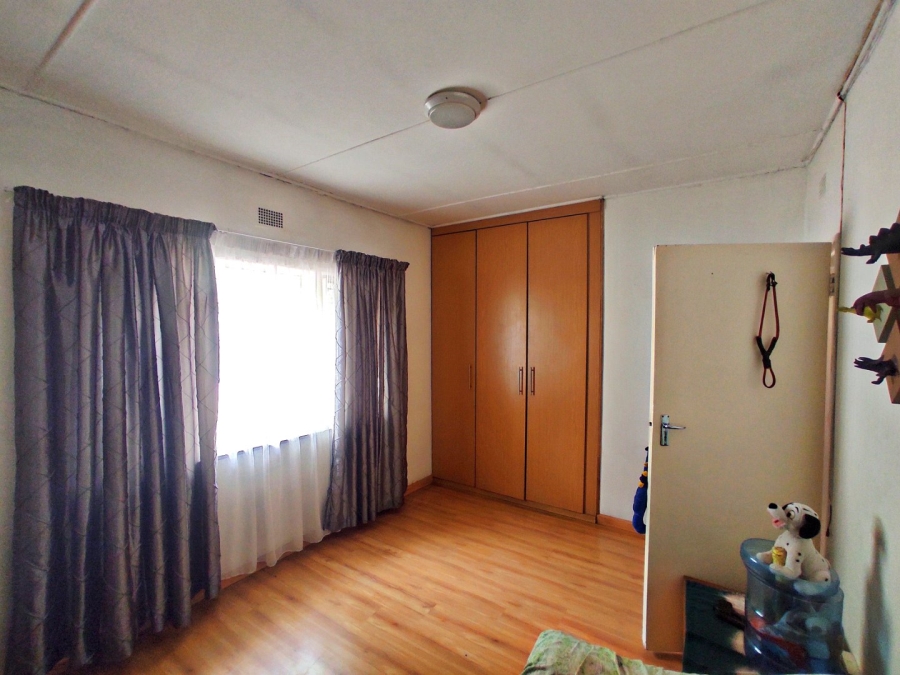 5 Bedroom Property for Sale in Sasolburg Ext 4 Free State